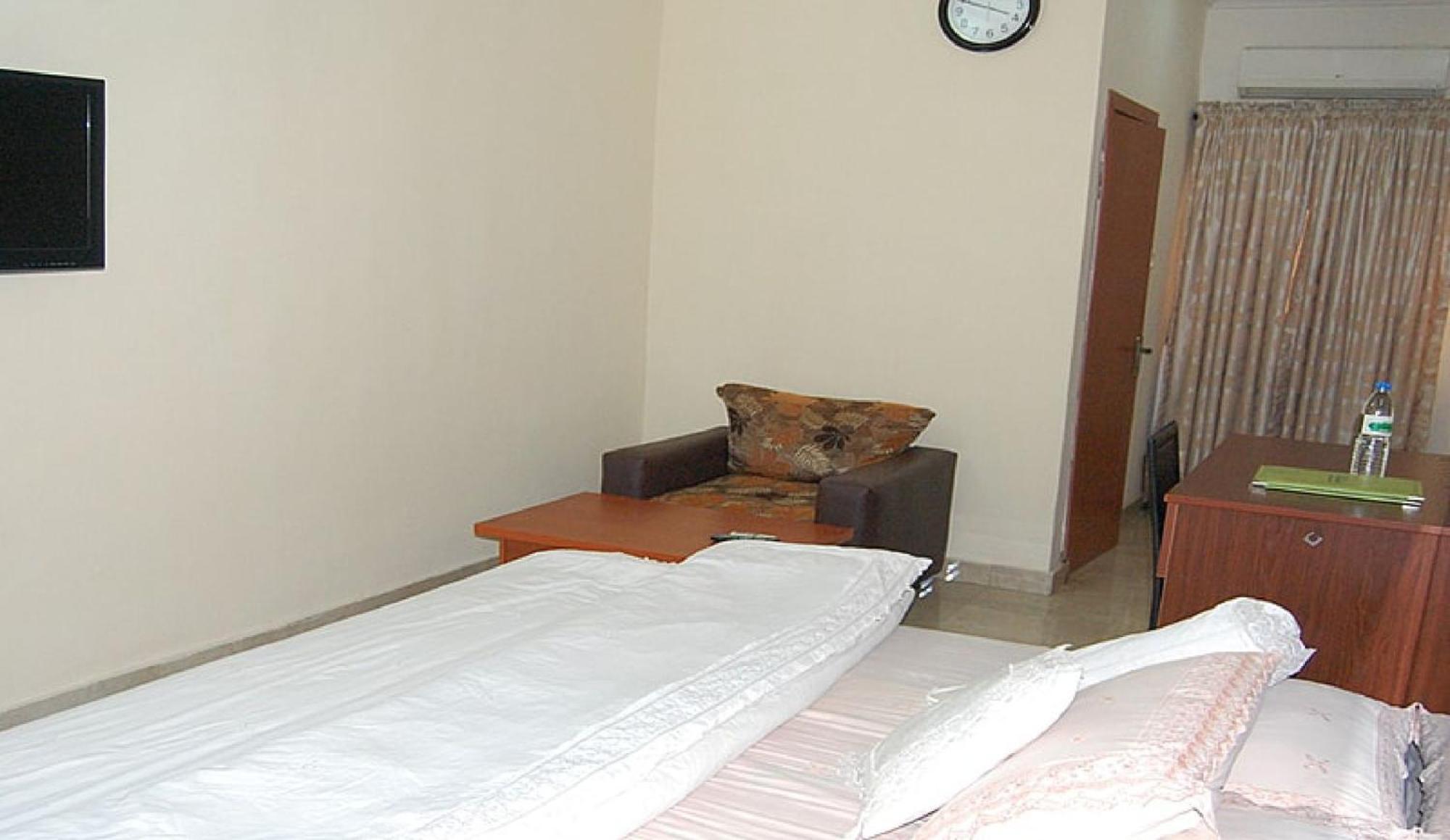 Room In Lodge - Orchard Hotel, Ibadan Exterior photo