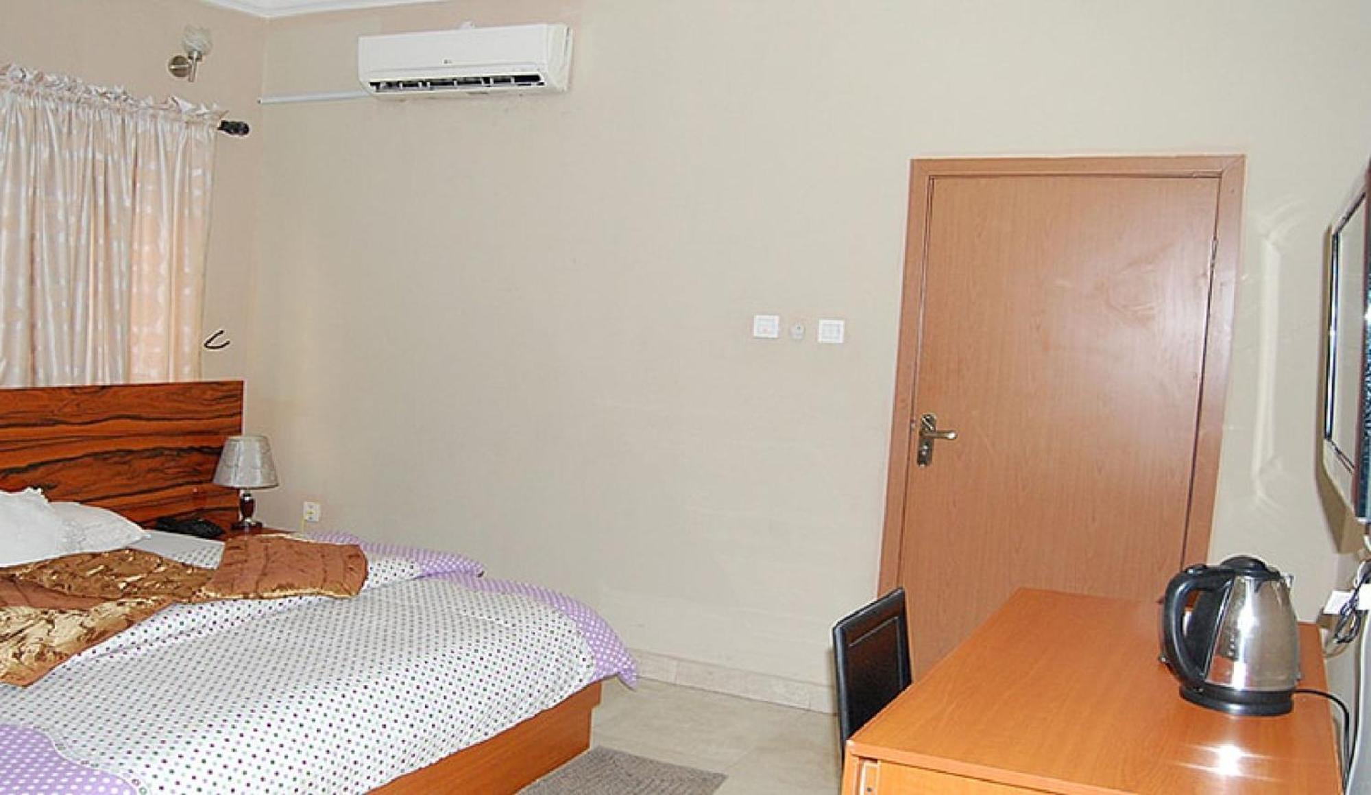 Room In Lodge - Orchard Hotel, Ibadan Exterior photo